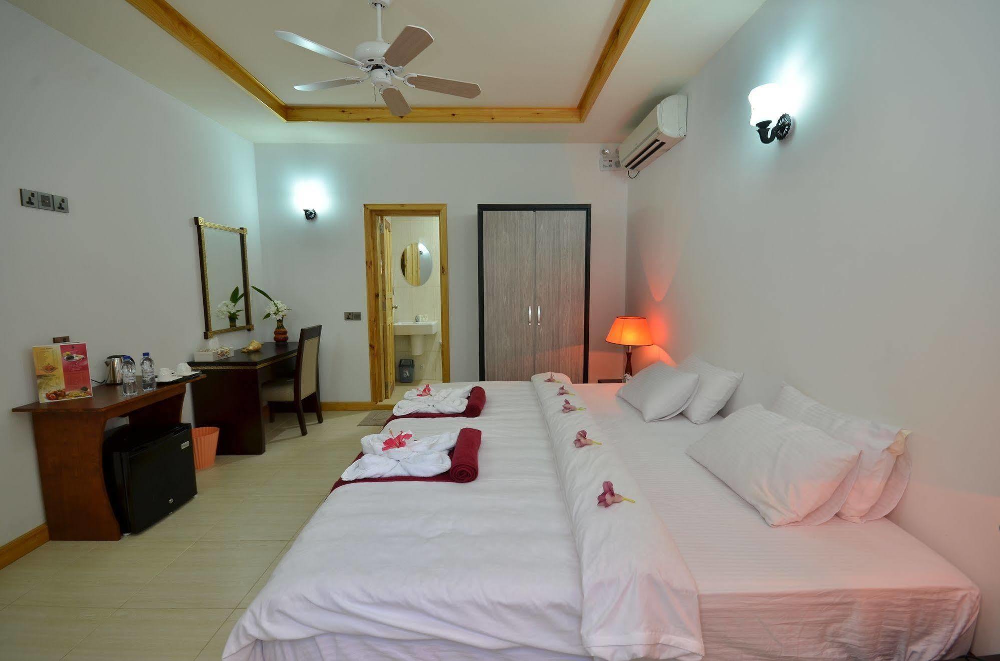 Athiri Inn Ukulhas Extérieur photo